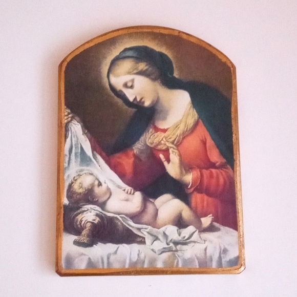 Mother Mary Wooden Wall Art Trimmed in Gold - Picture 7 of 9